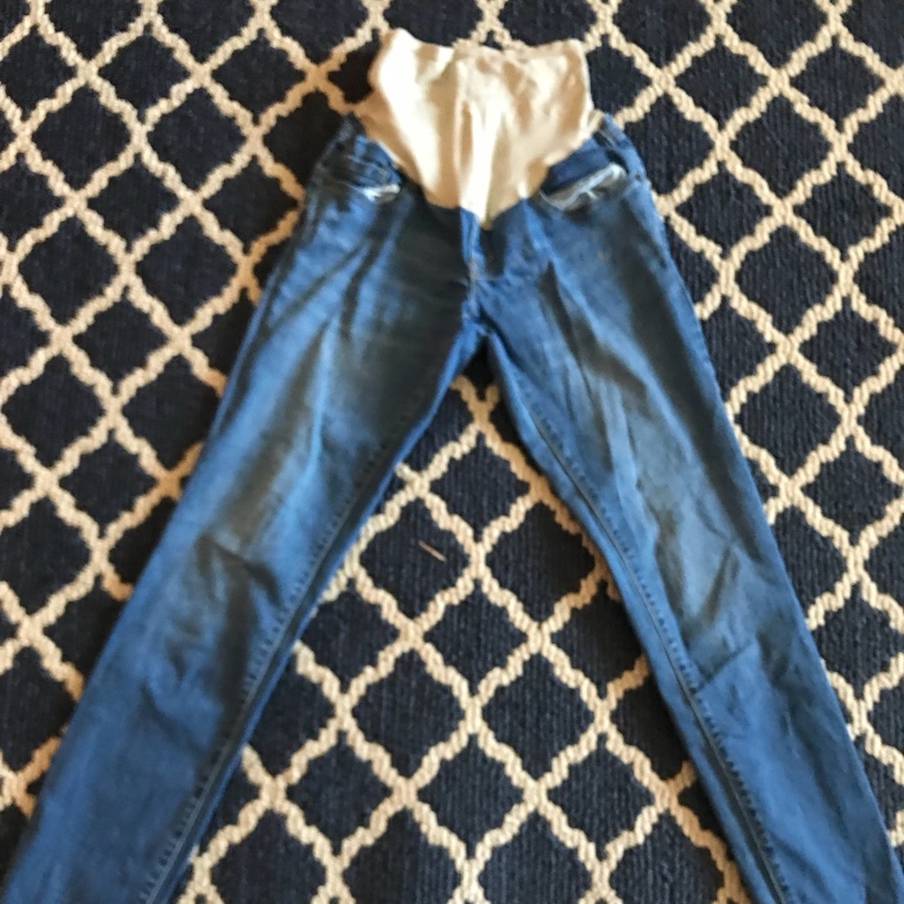 Light denies full panel maternity jeans